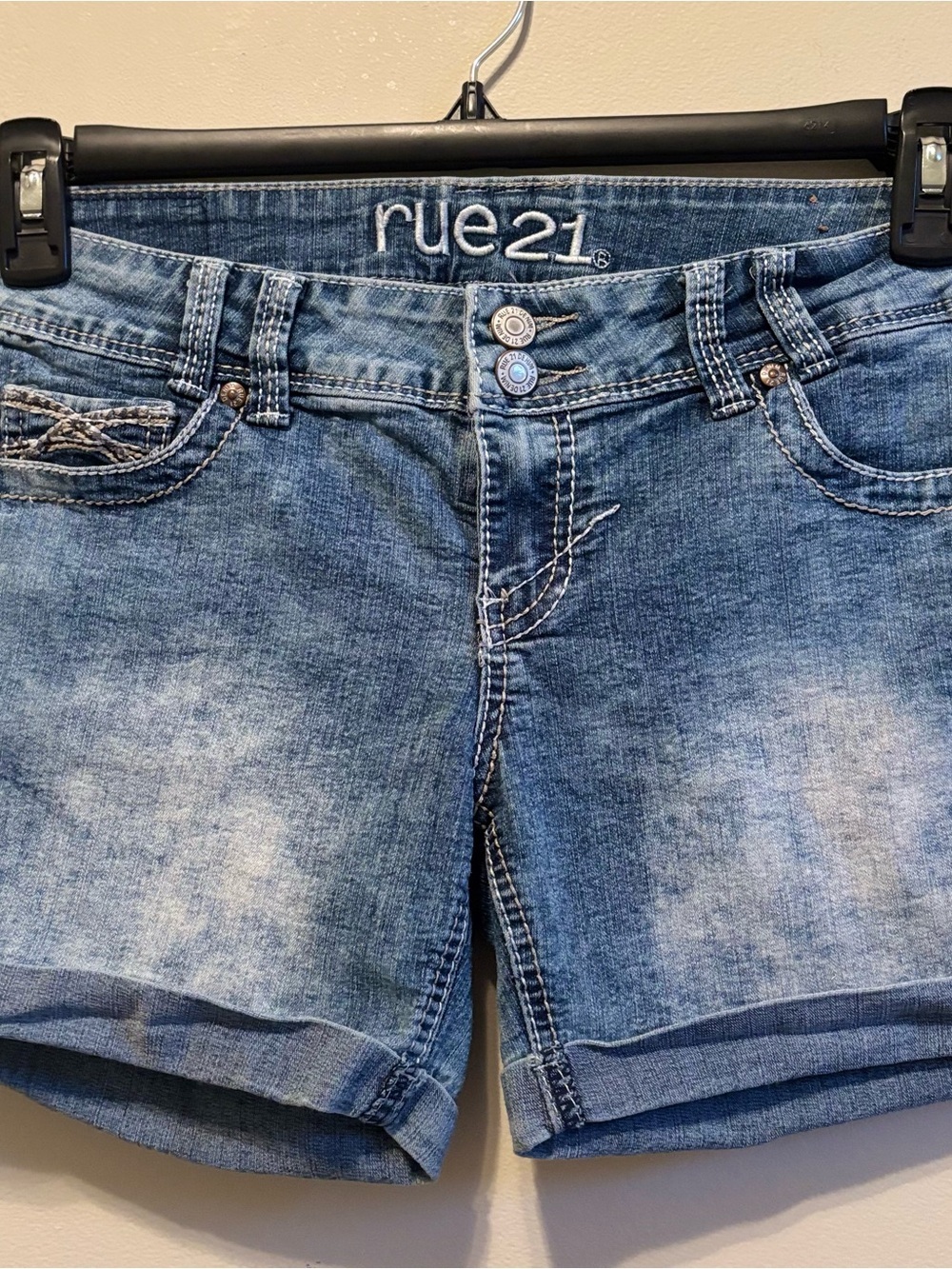 Y2K Juniors Rue21 Light Blue Rolled Hem Denim Shorts - Picture 2 of 7